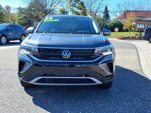 2024 Volkswagen Taos SE 4MOTION