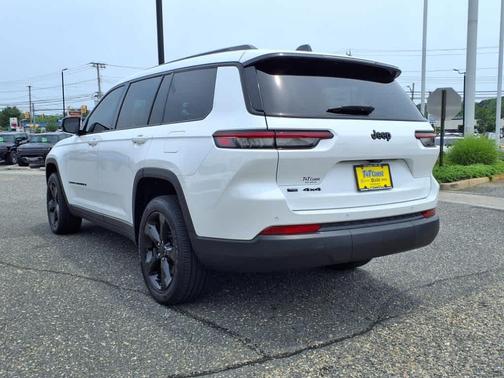 2023 Jeep Grand Cherokee L Laredo