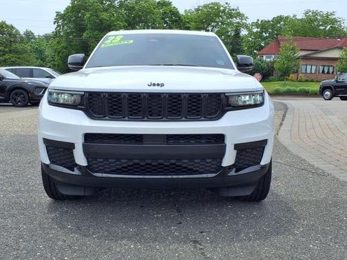 2023 Jeep Grand Cherokee L Laredo
