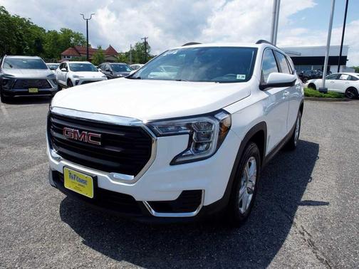 White 2024 GMC Terrain SLE