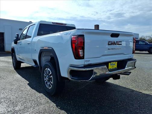 2026 GMC Sierra 2500 SLE