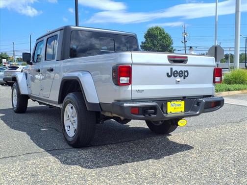 2022 Jeep Gladiator Sport