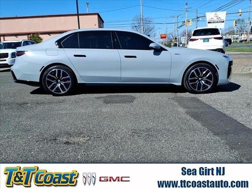 Gray 2025 BMW i7 eDrive50