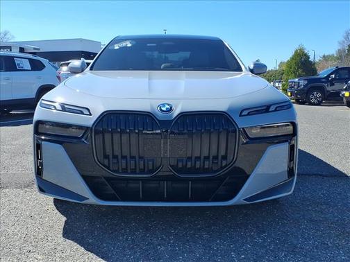 Gray 2025 BMW i7 eDrive50