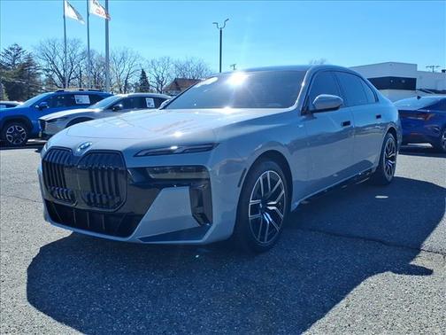 Gray 2025 BMW i7 eDrive50