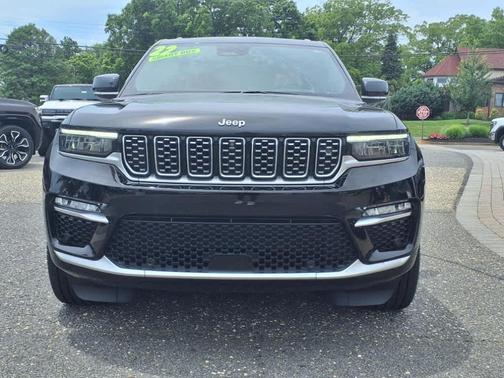 2022 Jeep Grand Cherokee Summit