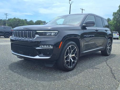 2022 Jeep Grand Cherokee Summit