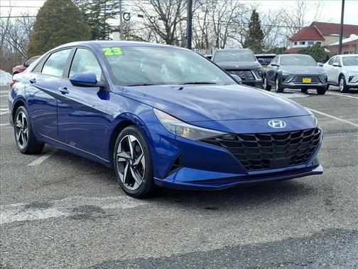 2023 Hyundai ELANTRA SEL