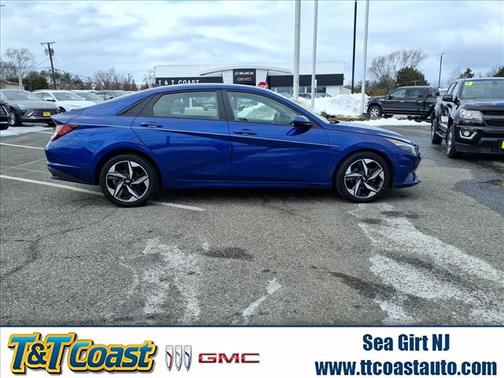 2023 Hyundai ELANTRA SEL