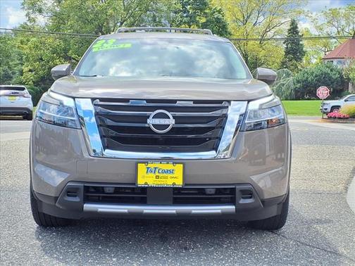 2023 Nissan Pathfinder Platinum