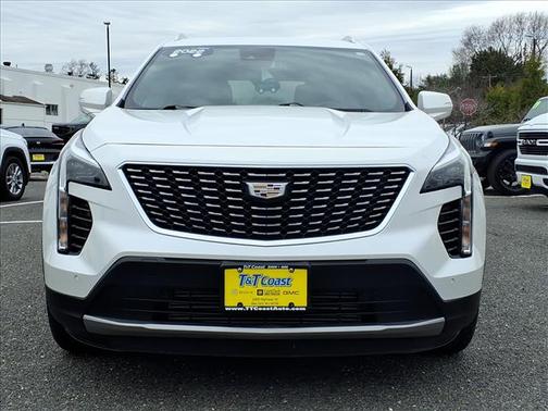 White 2022 Cadillac XT4 Premium Luxury