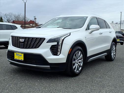 White 2022 Cadillac XT4 Premium Luxury