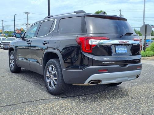2022 GMC Acadia SLT