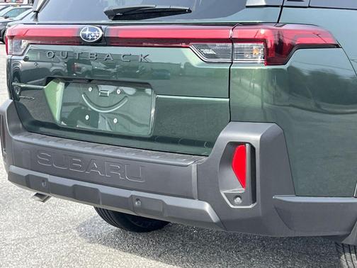 Deep Emerald Green Pearl 2026 Subaru Outback Limited