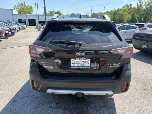 Crystal Black Silica 2022 Subaru Outback Touring