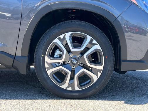 Magnetite Gray Metallic 2026 Subaru Ascent Touring 7-Passenger