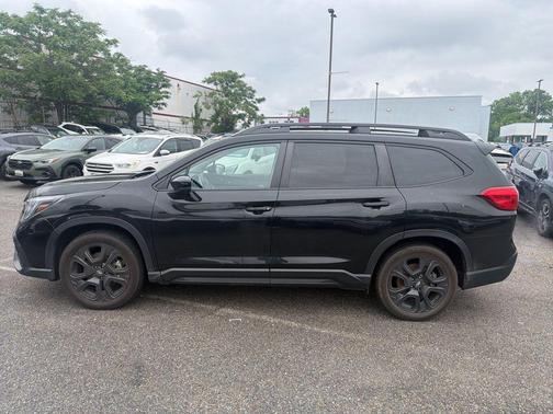 Crystal Black Silica 2024 Subaru Ascent Onyx Edition 7-Passenger