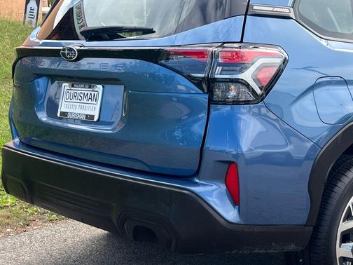 2025 Subaru Forester Base