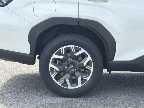Crystal White Pearl 2026 Subaru Forester Premium