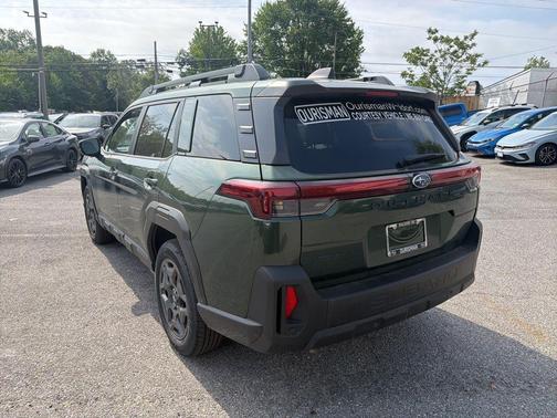 Deep Emerald Green Pearl 2026 Subaru Outback Premium