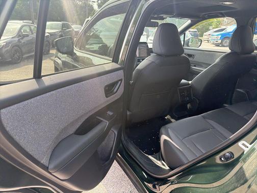 Deep Emerald Green Pearl 2026 Subaru Outback Premium