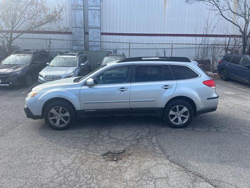 2013 Subaru Outback 2.5i Premium
