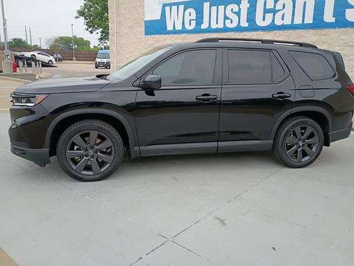 Crystal Black Pearl 2025 Honda Pilot