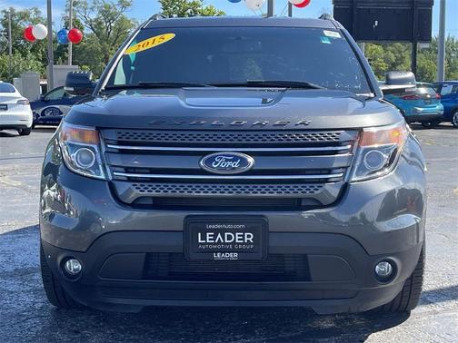 Photo 2 of 25 of 2015 Ford Explorer XLT