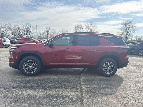 2025 Chevrolet Traverse LT