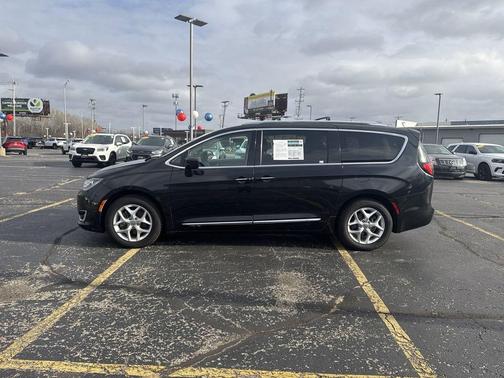 2018 Chrysler Pacifica Touring-L Plus