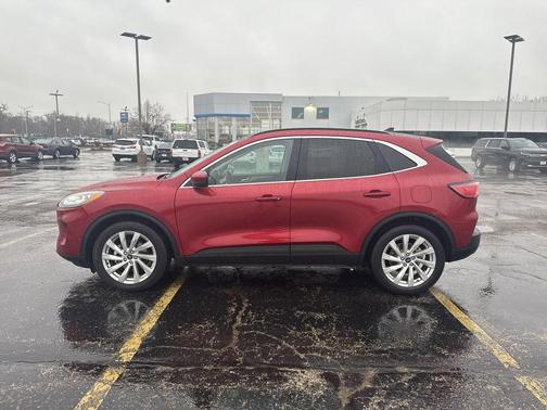2021 Ford Escape Titanium Hybrid