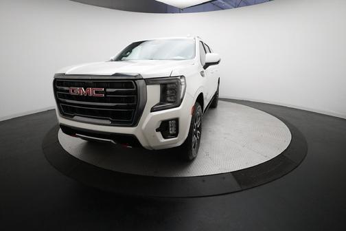 White Frost Tricoat 2023 GMC Yukon XL AT4