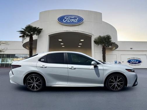 Ice Edge 2024 Toyota Camry SE