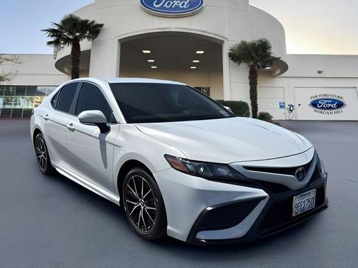 Ice Edge 2024 Toyota Camry SE