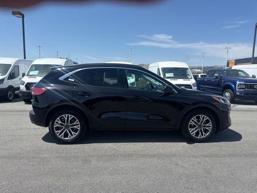 AGATE BLACK METALLIC 2022 Ford Escape SEL