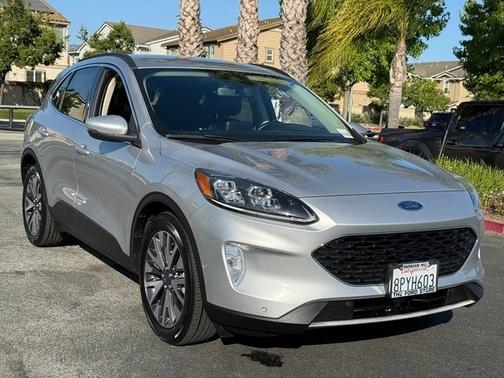 2020 Ford Escape TITANIUM