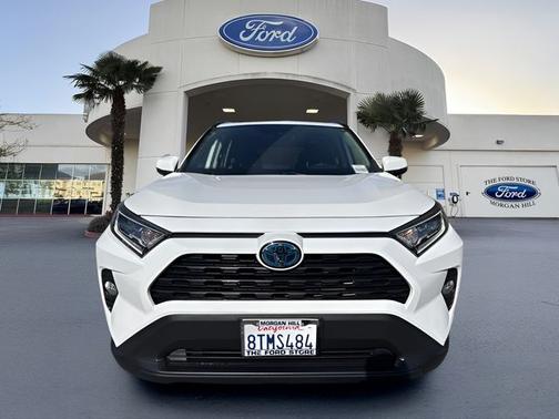 Super White 2021 Toyota RAV4 XLE
