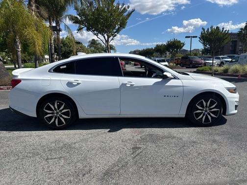 Summit White 2021 Chevrolet Malibu RS