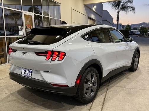 2023 Ford Mustang Mach-E SELECT