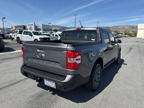 CARBONIZED GRAY METALLIC 2024 Ford Maverick XLT