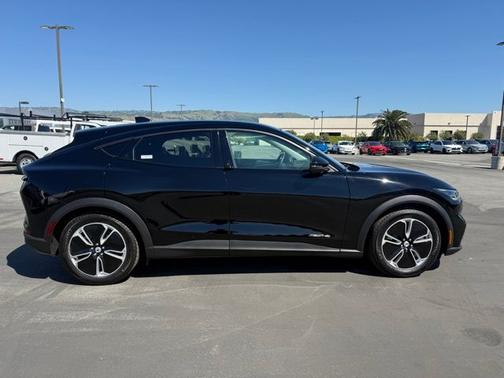 2021 Ford Mustang Mach-E SELECT