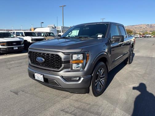 CARBONIZED GRAY METALLIC 2023 Ford F-150 XL