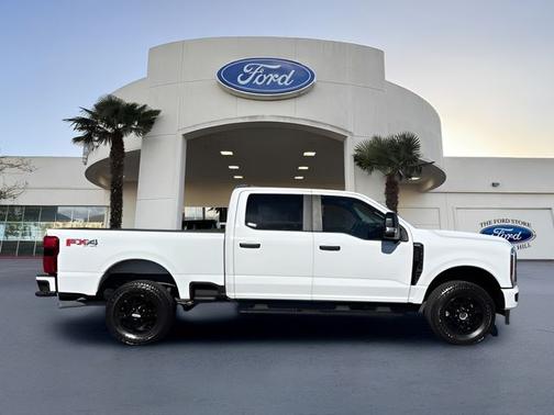 OXFORD WHITE 2024 Ford F-250 XL