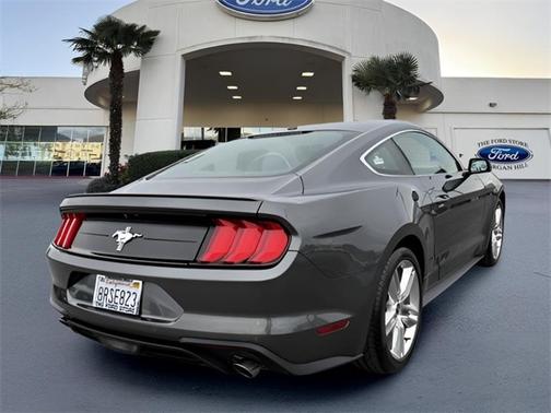 2020 Ford Mustang ECOBOOST PREMIUM