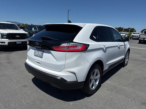 OXFORD WHITE 2021 Ford Edge SE