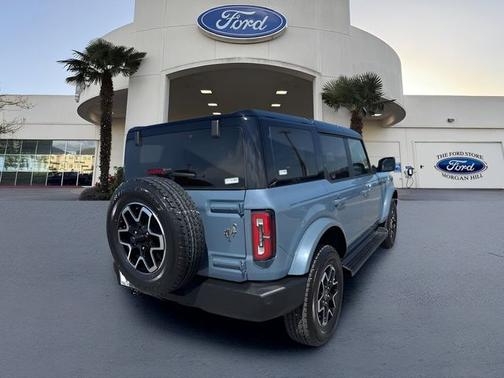 AZURE GRAY MET TRI-COAT 2025 Ford Bronco OUTER BANKS