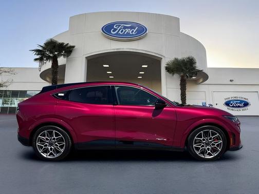 MOLTEN MAGENTA TINTED CC 2025 Ford Mustang Mach-E GT