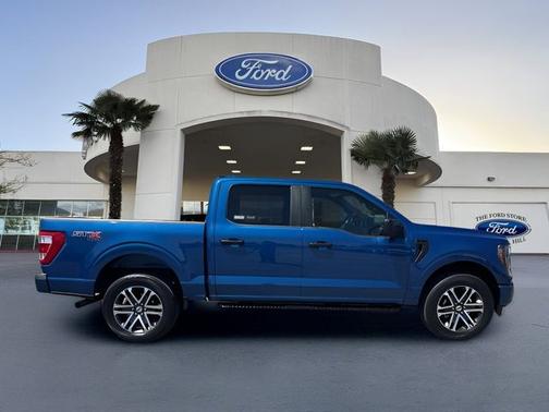 ATLAS BLUE METALLIC 2023 Ford F-150 XL