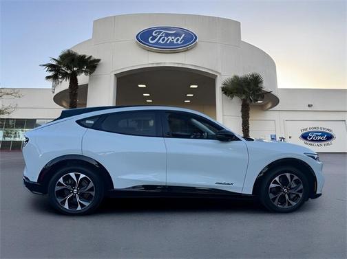 2022 Ford Mustang Mach-E PREMIUM