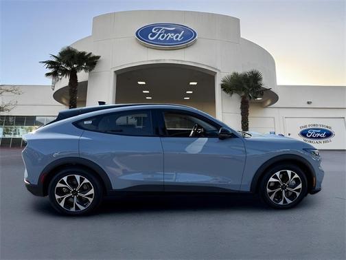 2024 Ford Mustang Mach-E SELECT
